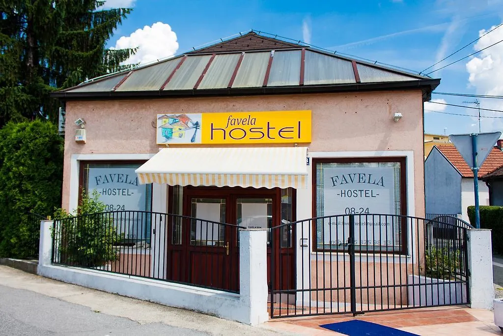 Favela Hostel-1